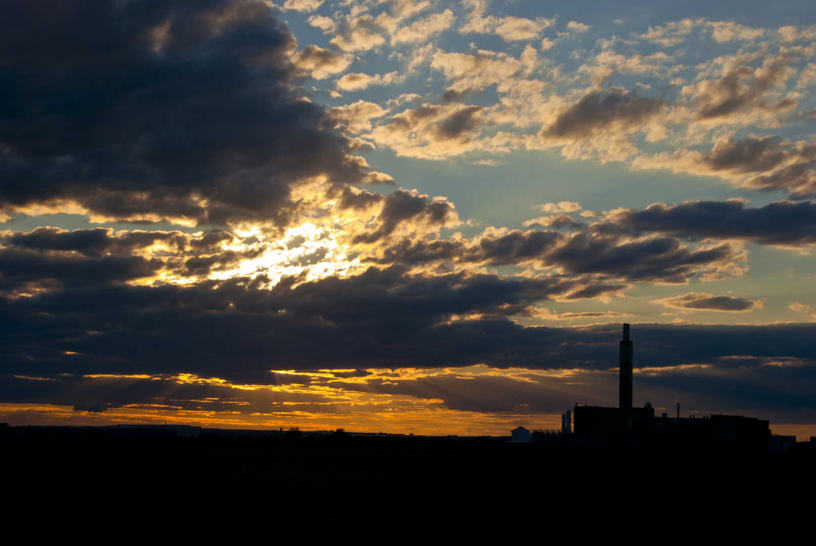 Der Goldene Schein der Industrie