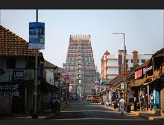 der Gopuram (Torturm)