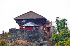 Der Gorakhnath Tempel hoch über der Stadt Gorkha