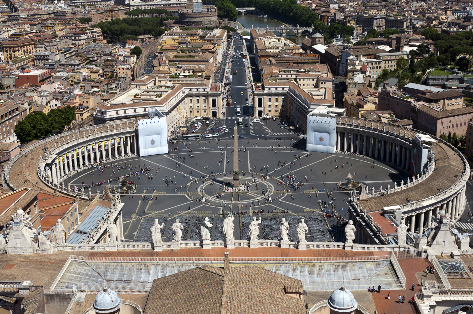 Der grandiose Ausblick von der Kuppel des Petersdoms!!