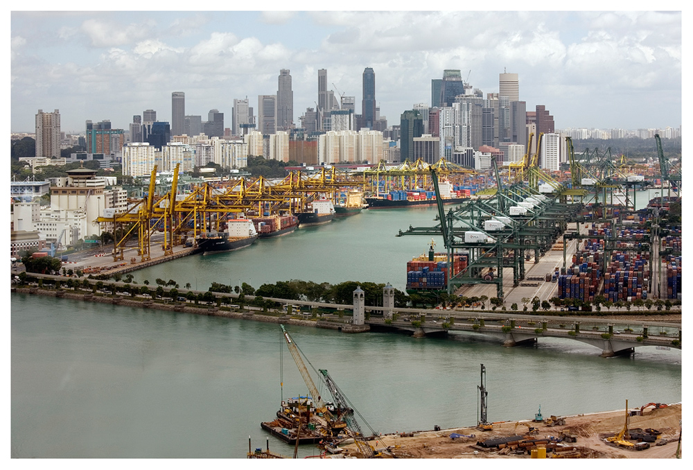 Der größte Containerhafen der Welt ...