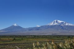 Der große Ararat und sein kleiner Bruder