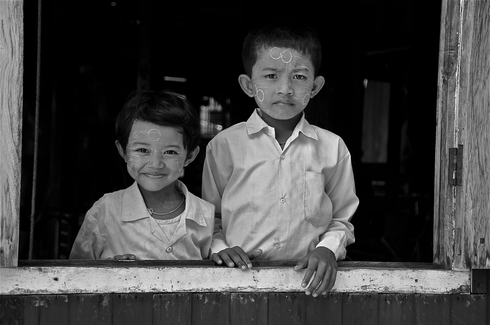 der große bruder und das schelmische kleine schwesterlein :-), inle see, burma 2011