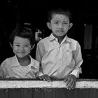 der große bruder und das schelmische kleine schwesterlein :-), inle see, burma 2011