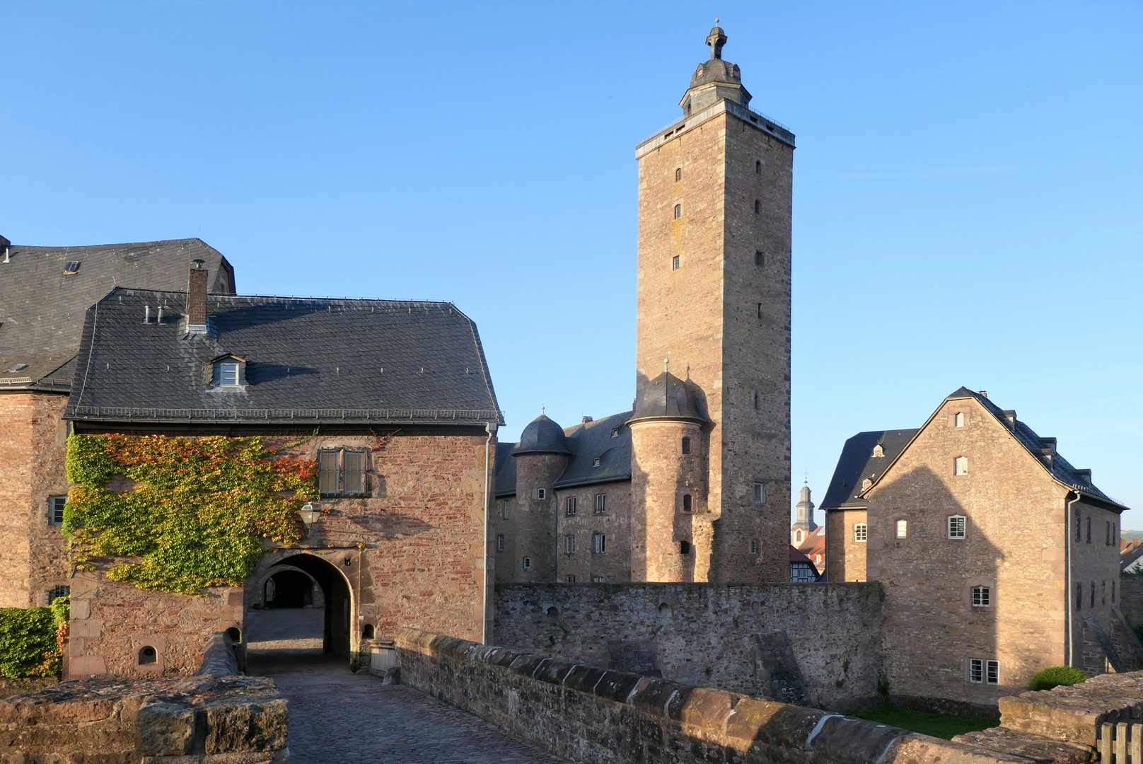 der große lange Bergfried 