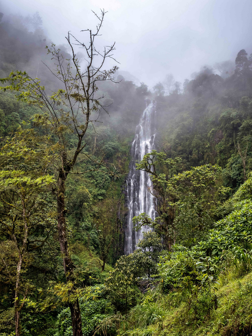 Der grosse Materuni-Wasserfall