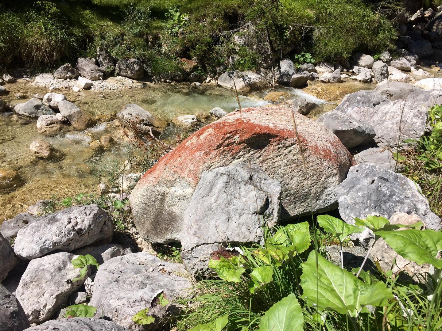 der große rote stein...