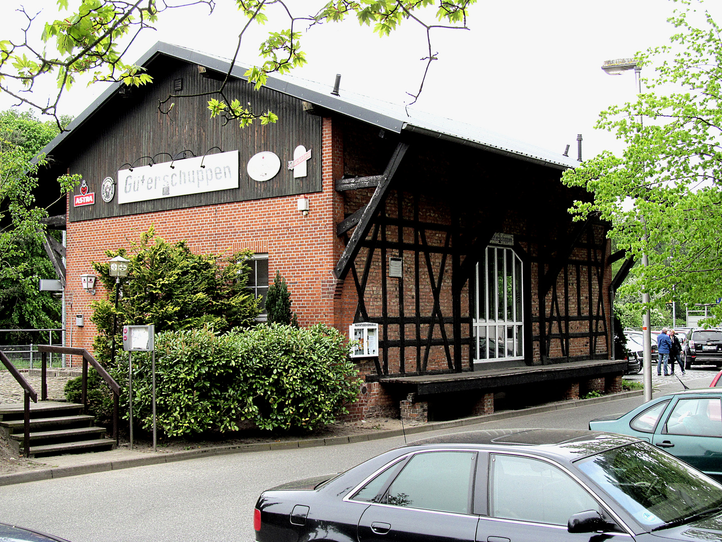 Der Güterschuppen in Hemmoor wird jetzt als Kneipen - Restaurant genutzt
