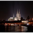 Der gute alte Kölner Dom bei Nacht