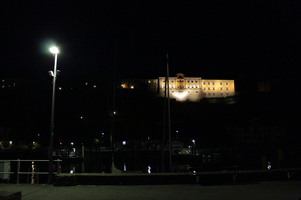 Der Hafen am See