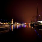 .Der Hafen bei Nacht.