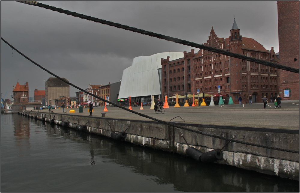 Der Hafen in Stralsund ...