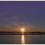 der Hafen Langør am Abend