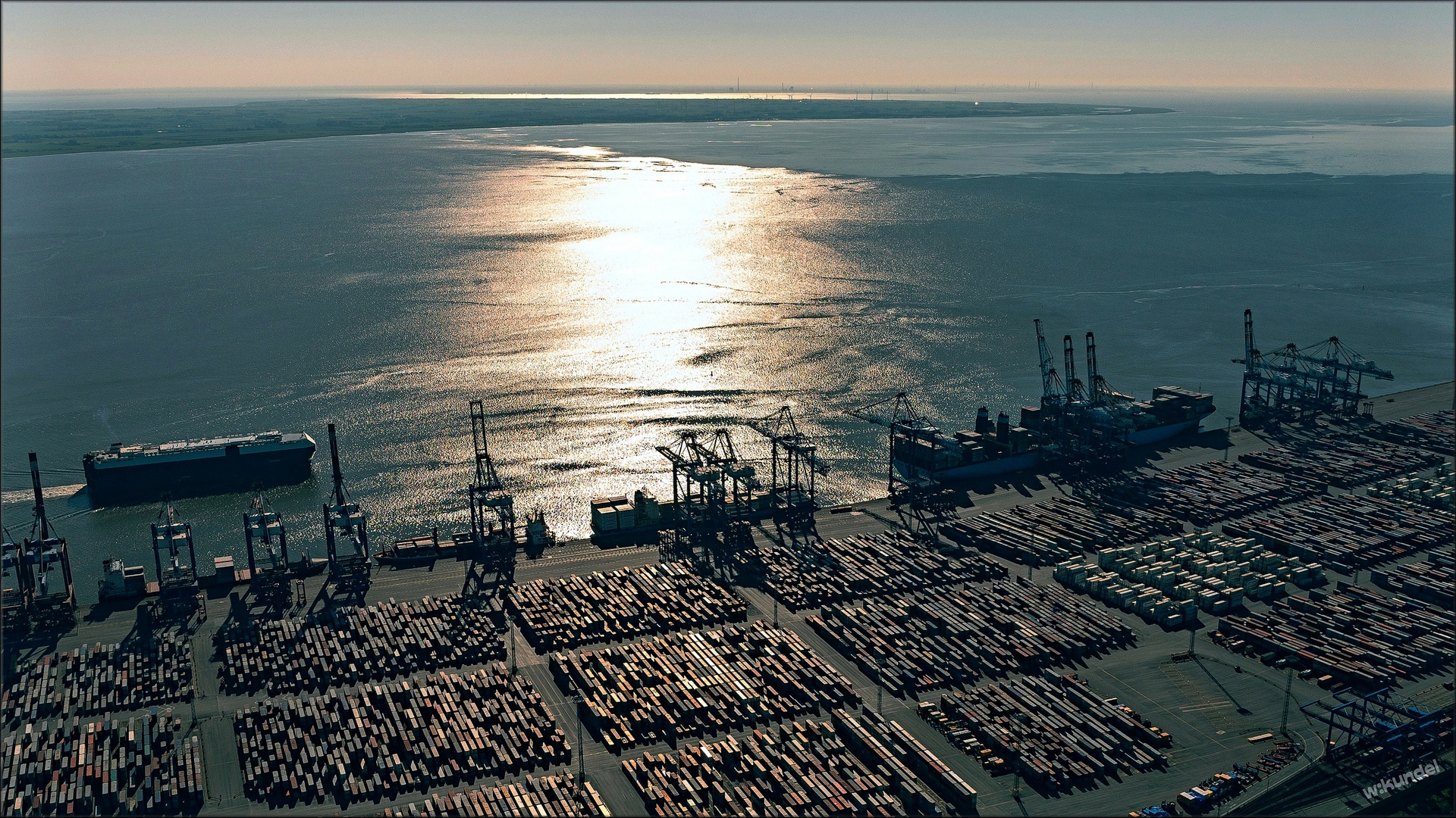 der Hafen (Luftbild)