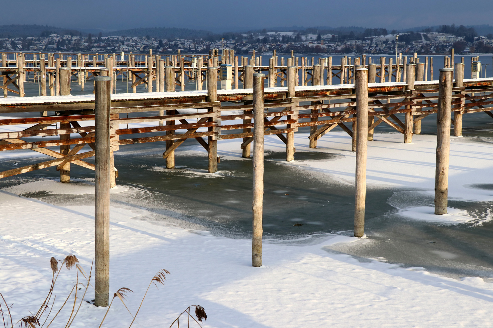 Der Hafen Mittelzell auf der Insel Reichenau im Winter