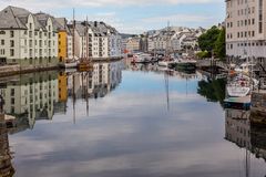 Der Hafen von Alesund