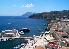 Der Hafen von Lipari auf Lipari