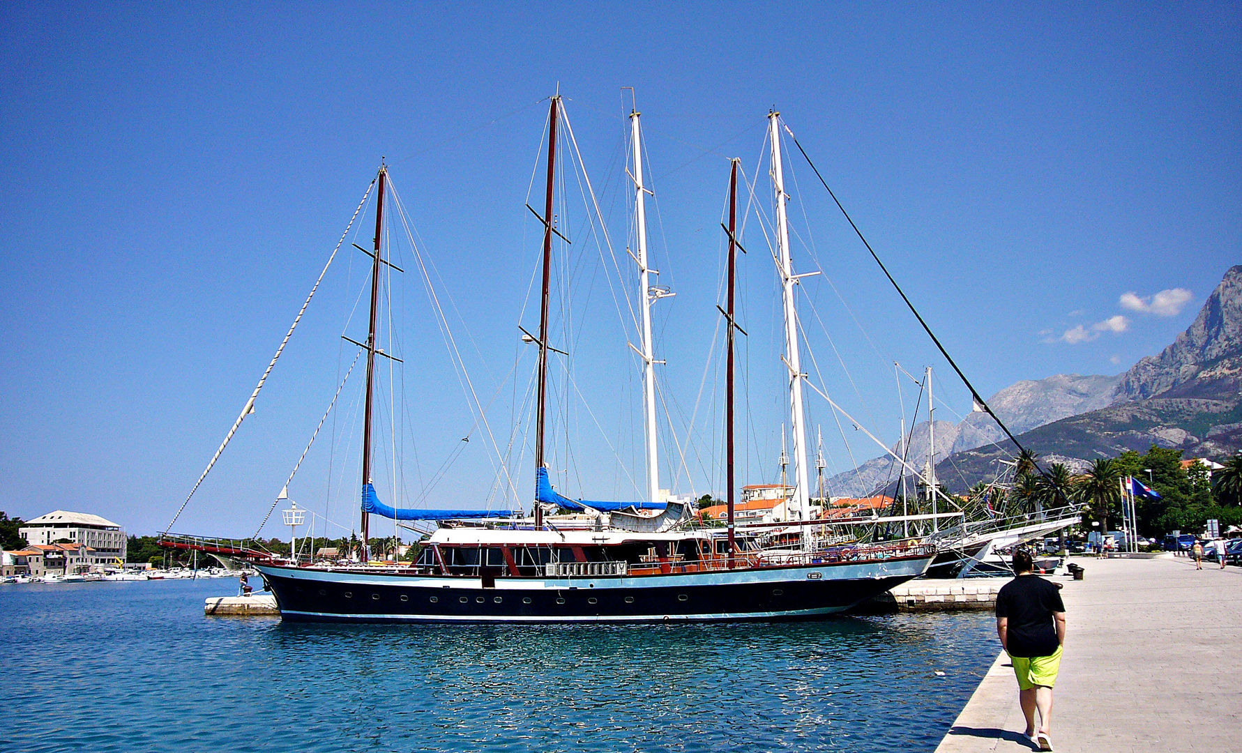 Der Hafen von Makarska