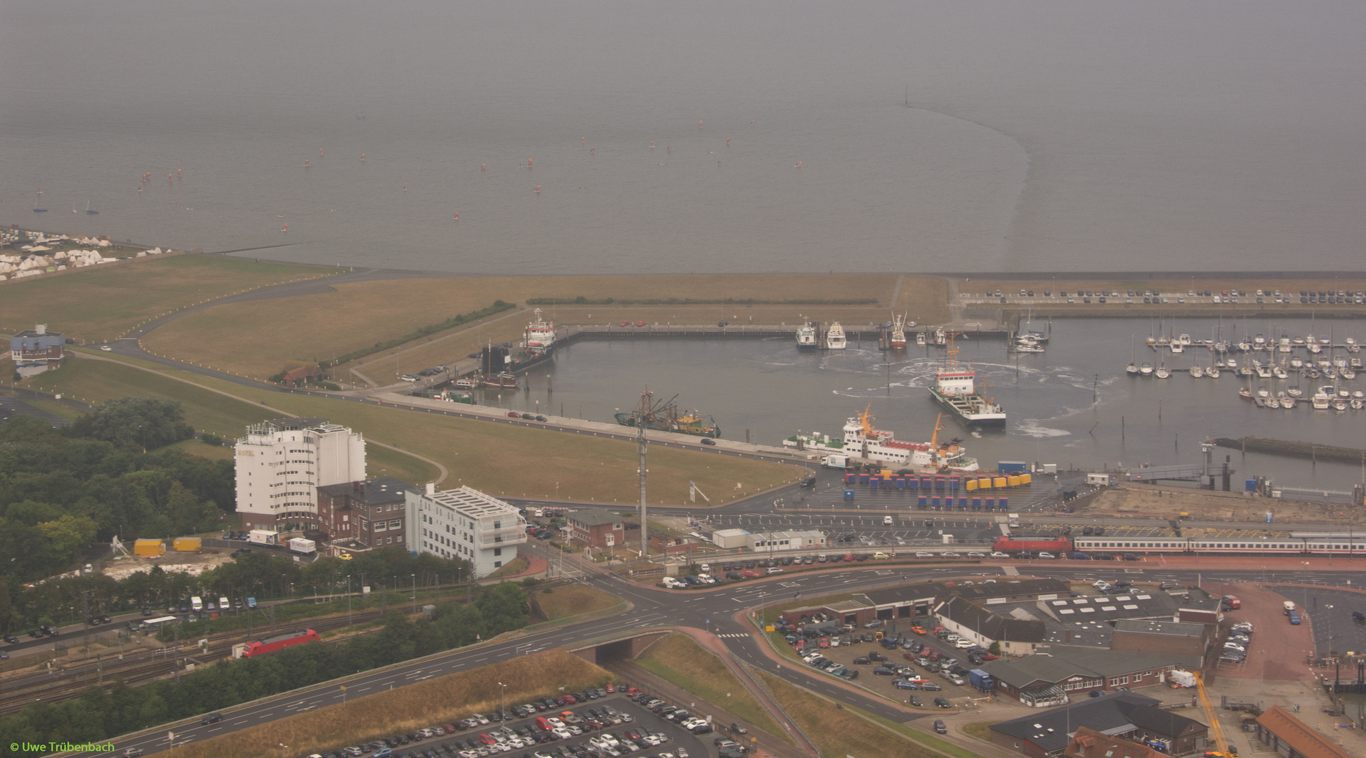 Der Hafen von Norddeich aus der Vogelperspektive