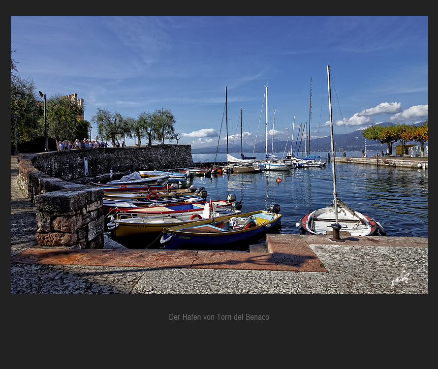 Der Hafen von Torri del Benaco