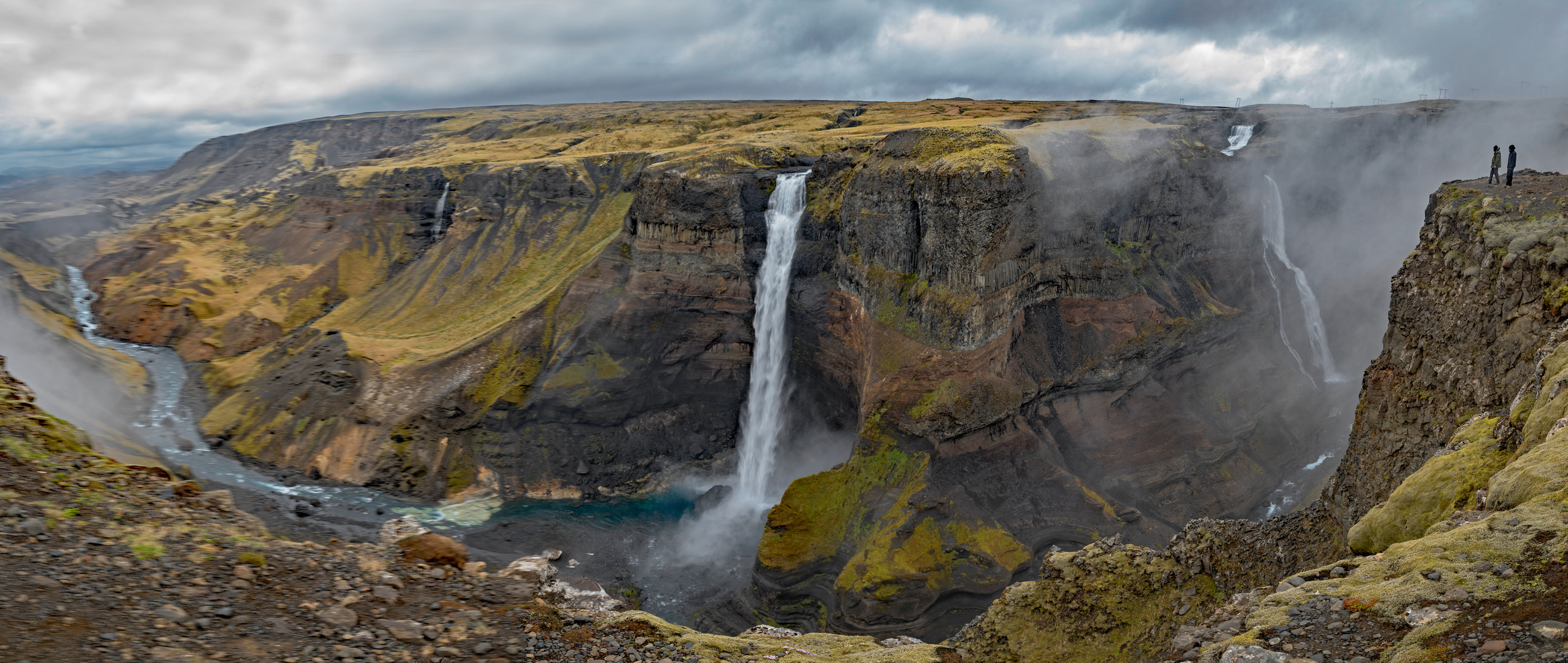 Der Háifoss bewegt ...