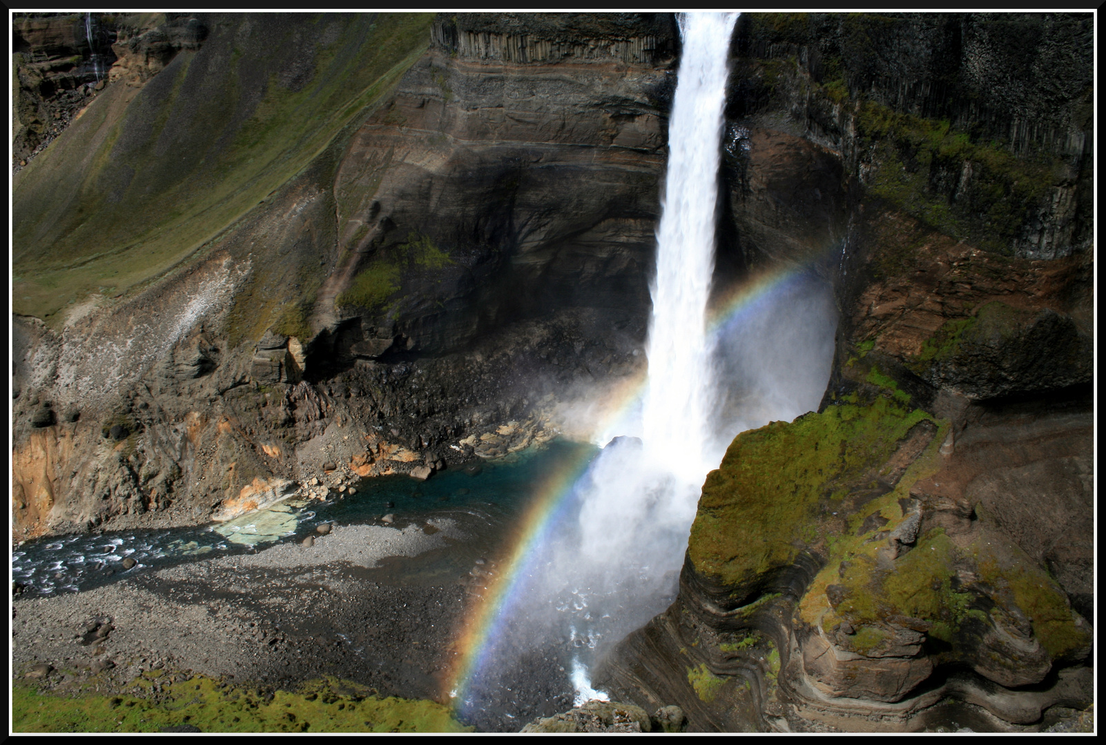 Der Háifoss,zweithöchsten Wasserfall Islands.