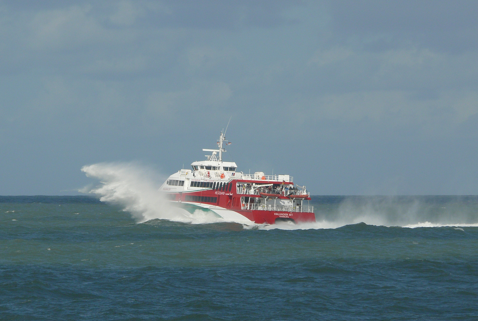 der Halunder Jet auf dem Weg nach Helgoland