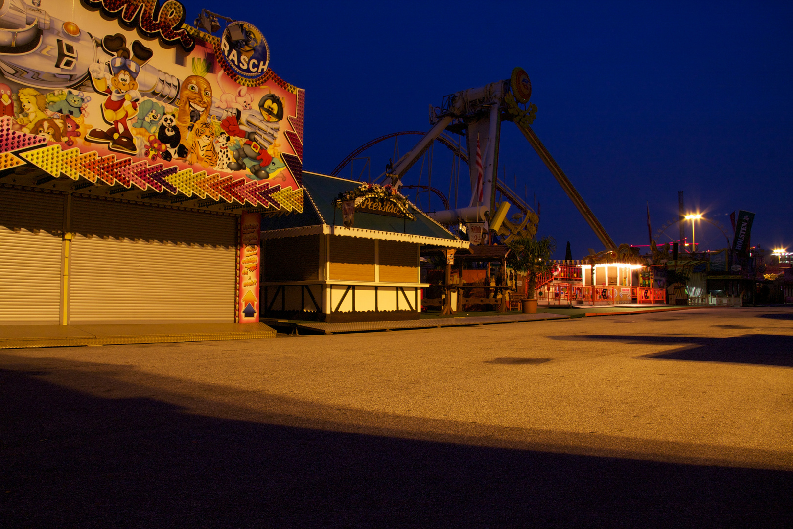 Der Hamburger Dom am morgen