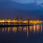 Der Hamburger Hafen bei Nacht
