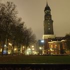 Der Hamburger Michel am Abend