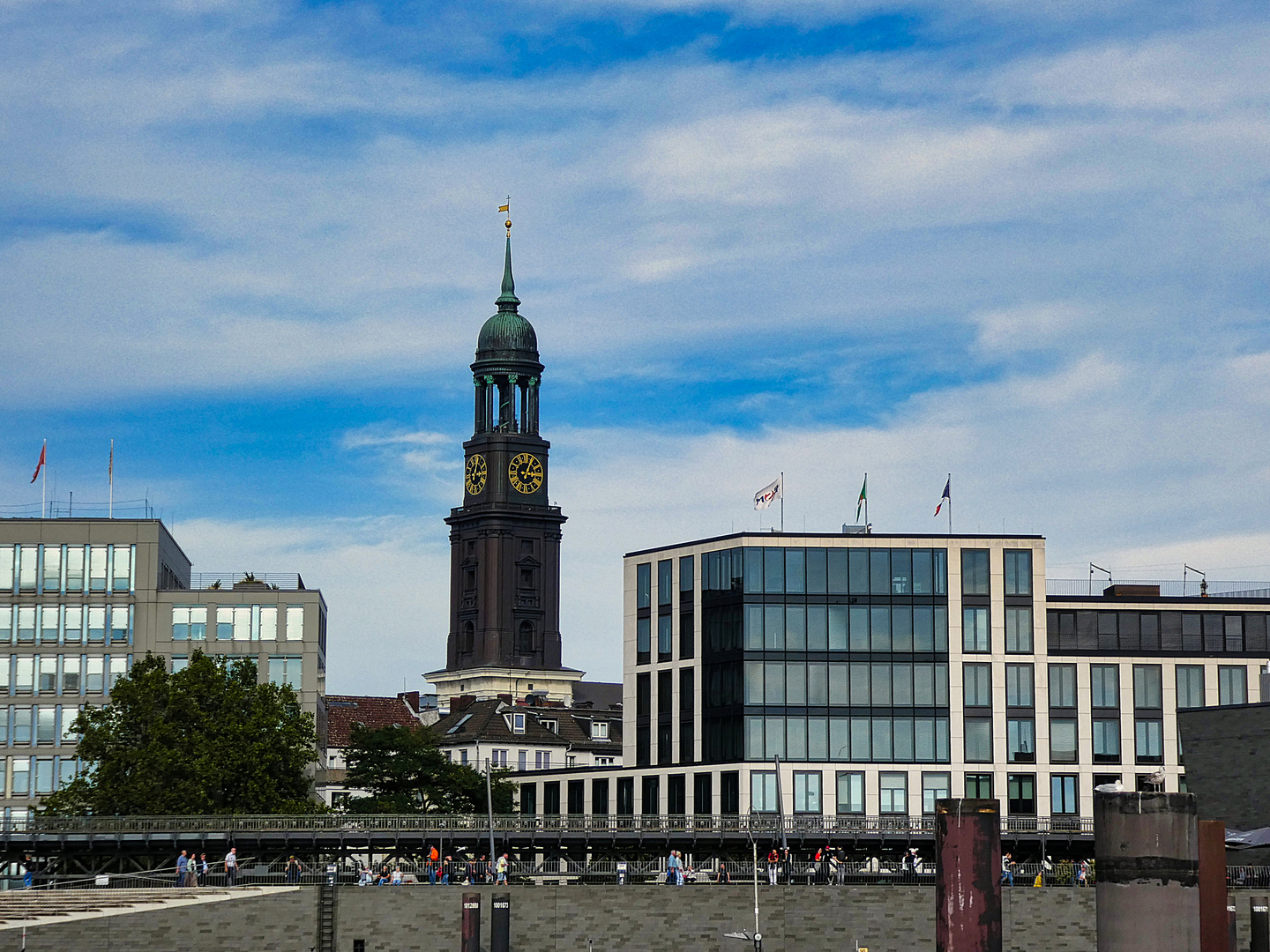 Der Hamburger Michel im Mittelpunkt