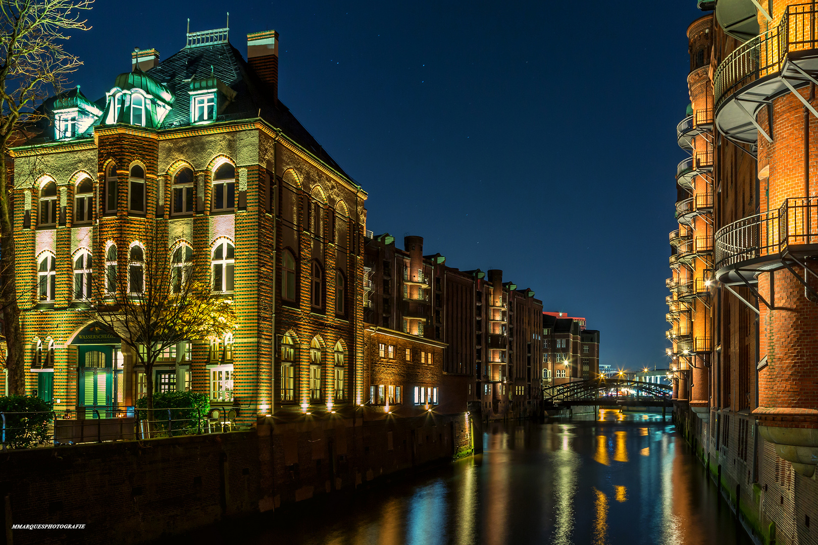 Der Haupteingang von Wasserschloss