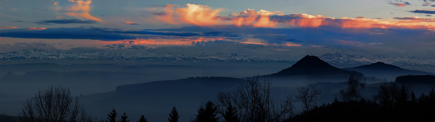 Der Hegau im Nebel bei spätem Licht