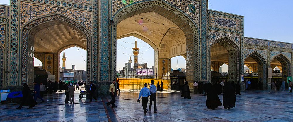 Der heilige Bezirk des Imam Reza in Mashhad - das grösste Heiligtum Irans
