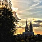 Der Heiligenschein sprüht sein Lichtspiel - Der Kölner Dom am frühen Abend - bearbeitet mit CS6