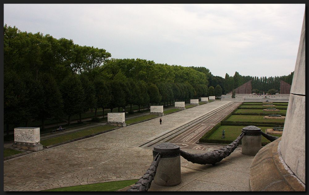 ...Der Held vom Treptower Park...III...