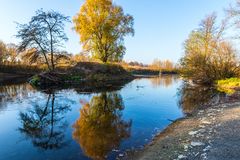 Der Herbst im Spiegelbild der Lippe