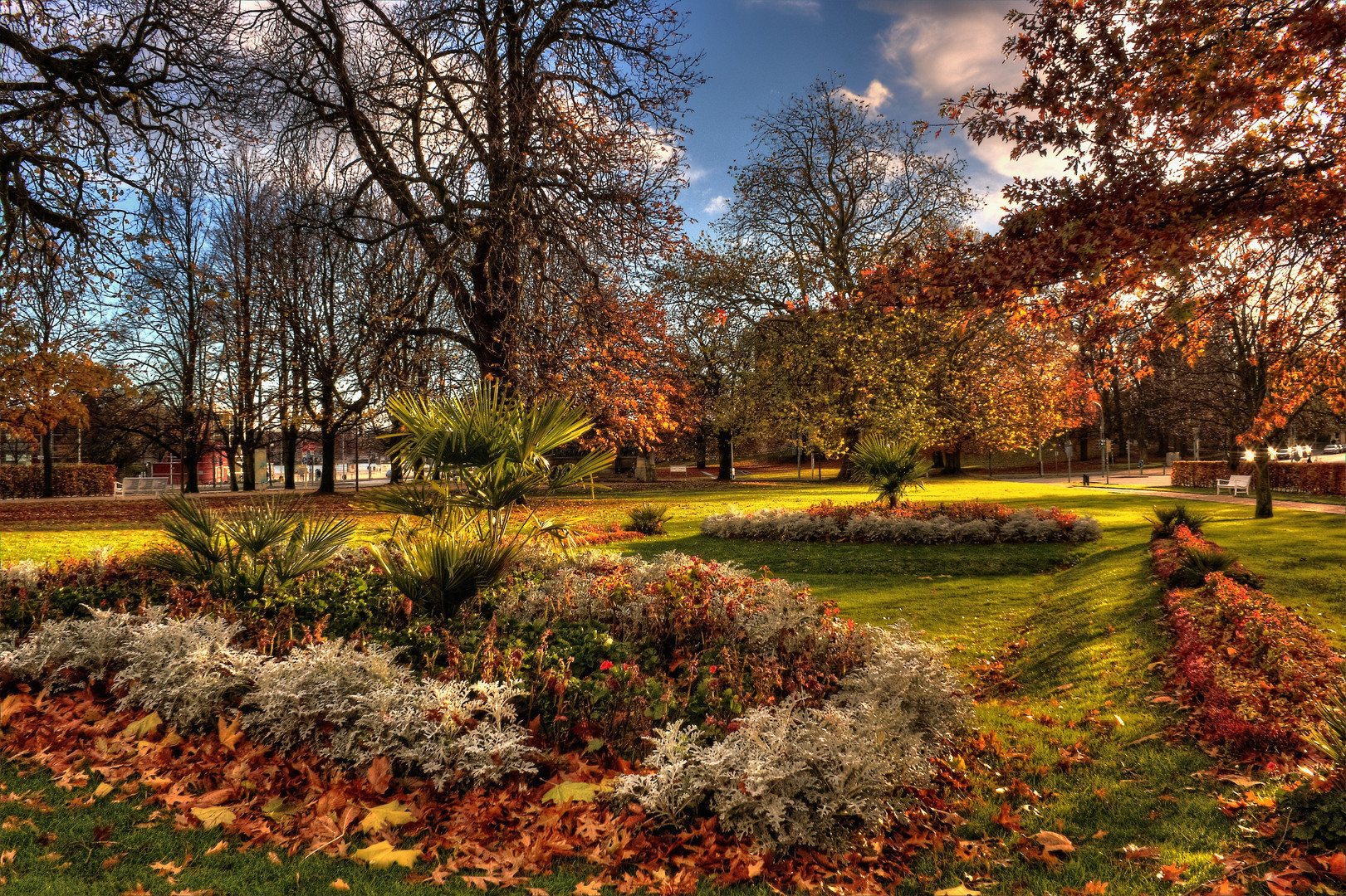 Der Herbst in seiner vollen bunten Pracht Schloßgarten Kiel Foto