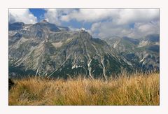 der Herbst ist da, im Blick der Obernberger Tribulaun