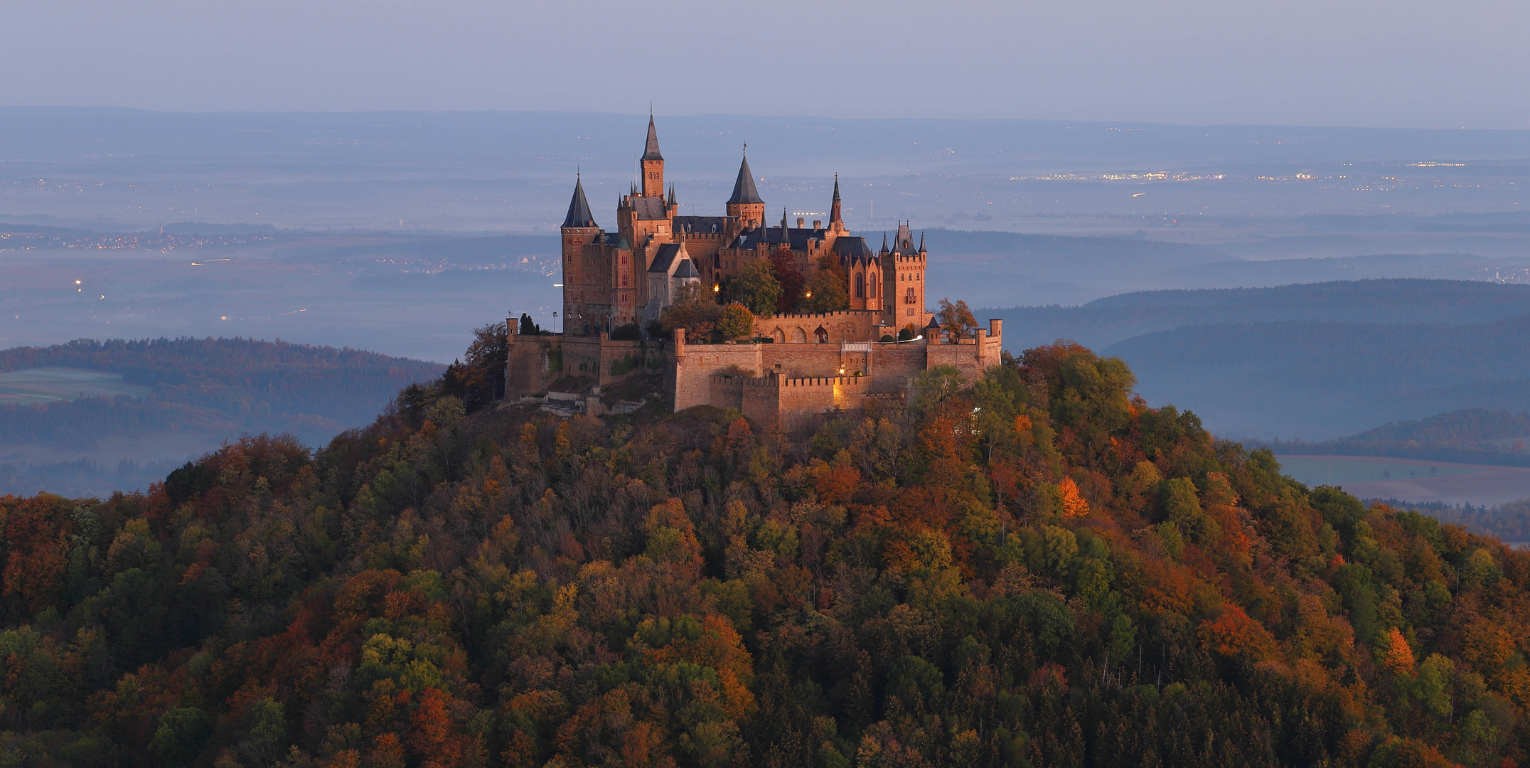 Der Herbst Lauft Auf Vollen Touren Foto Bild World Baume