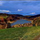 Der herbstlich gefärbte Hennesee