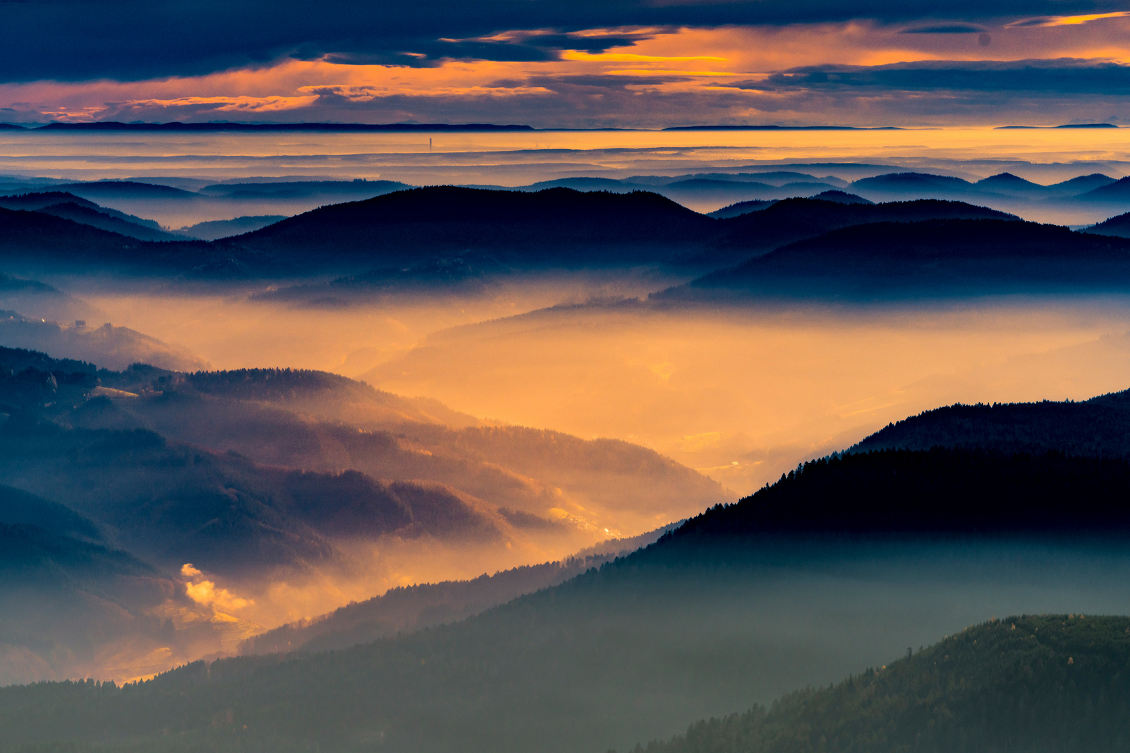 der Herbstliche Schwarzwald von Oben 