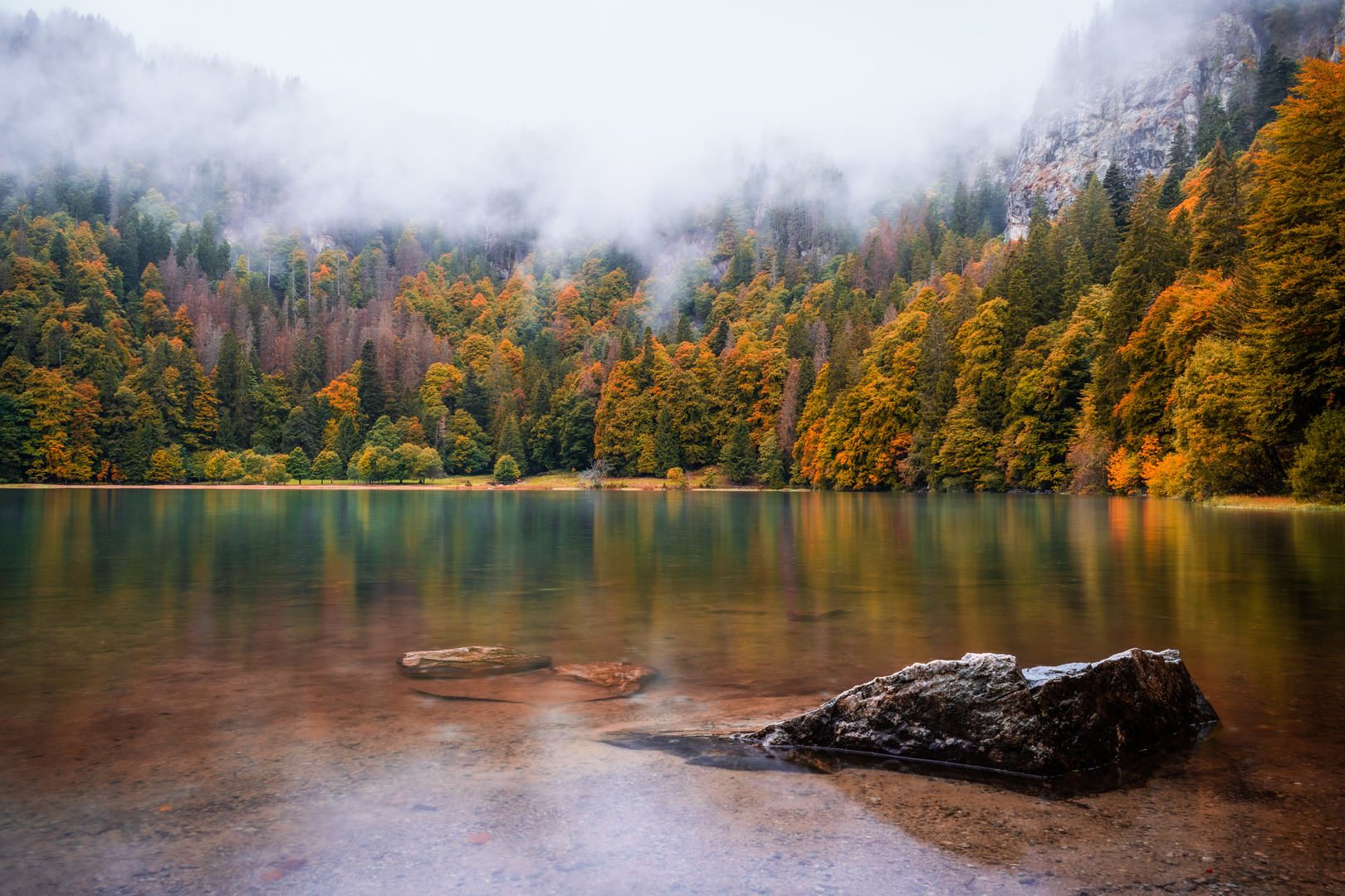 Der herbstliche See