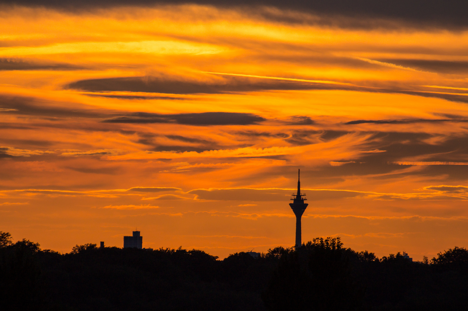 Der Himmel brannte