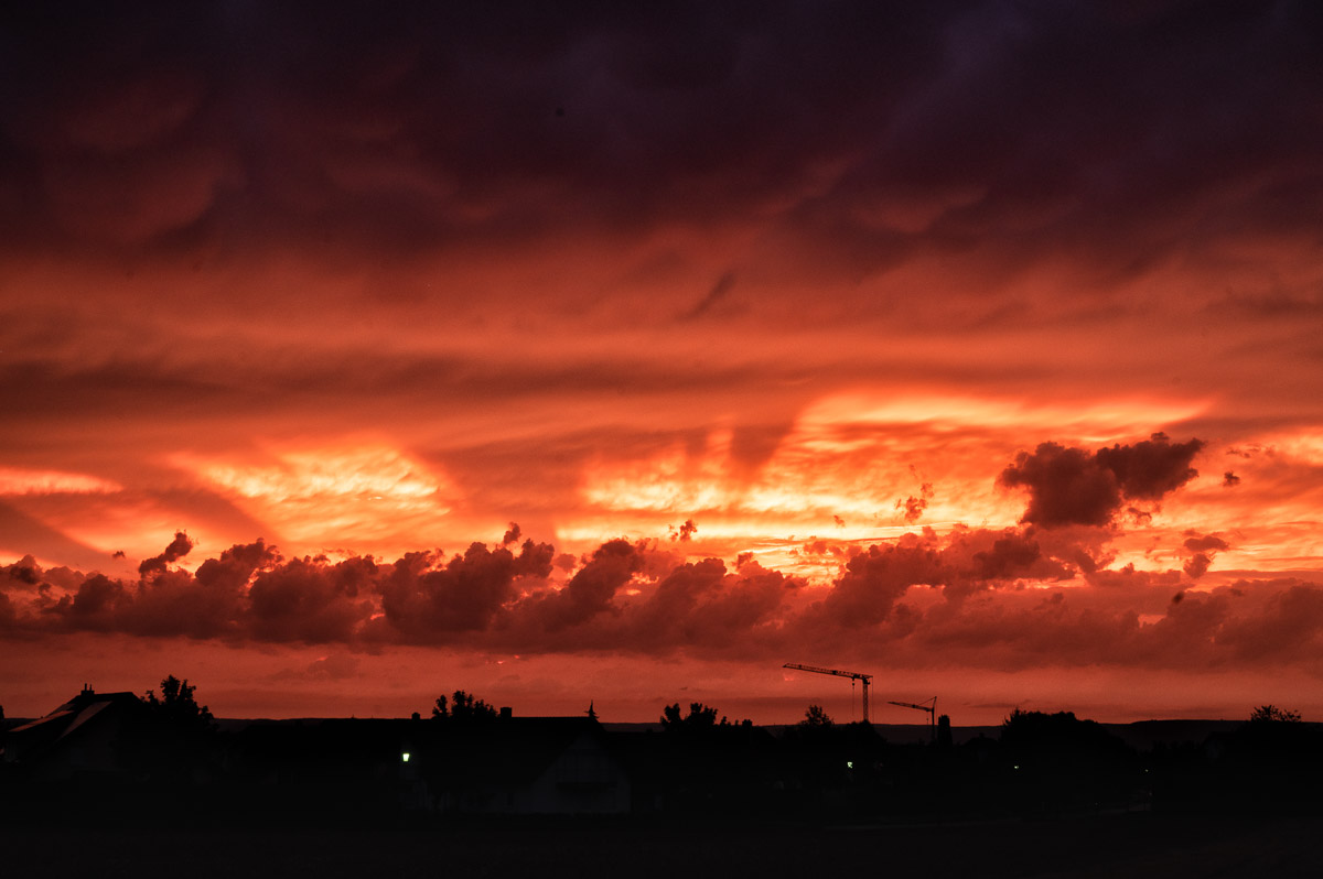 Der Himmel brennt