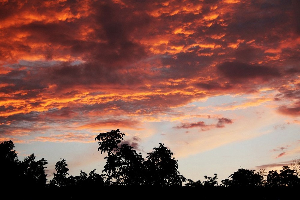 Der Himmel brennt!