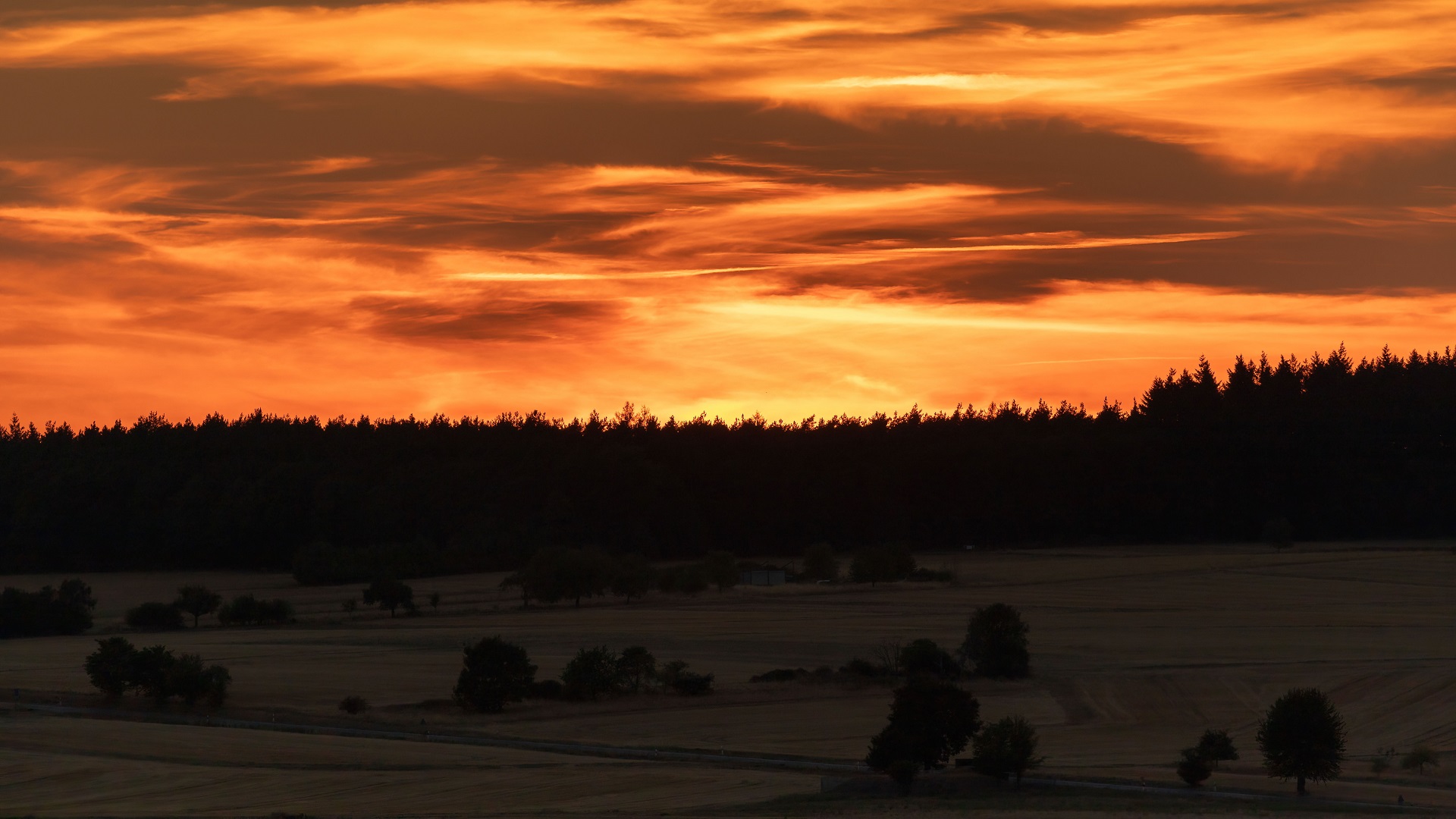 Der Himmel brennt