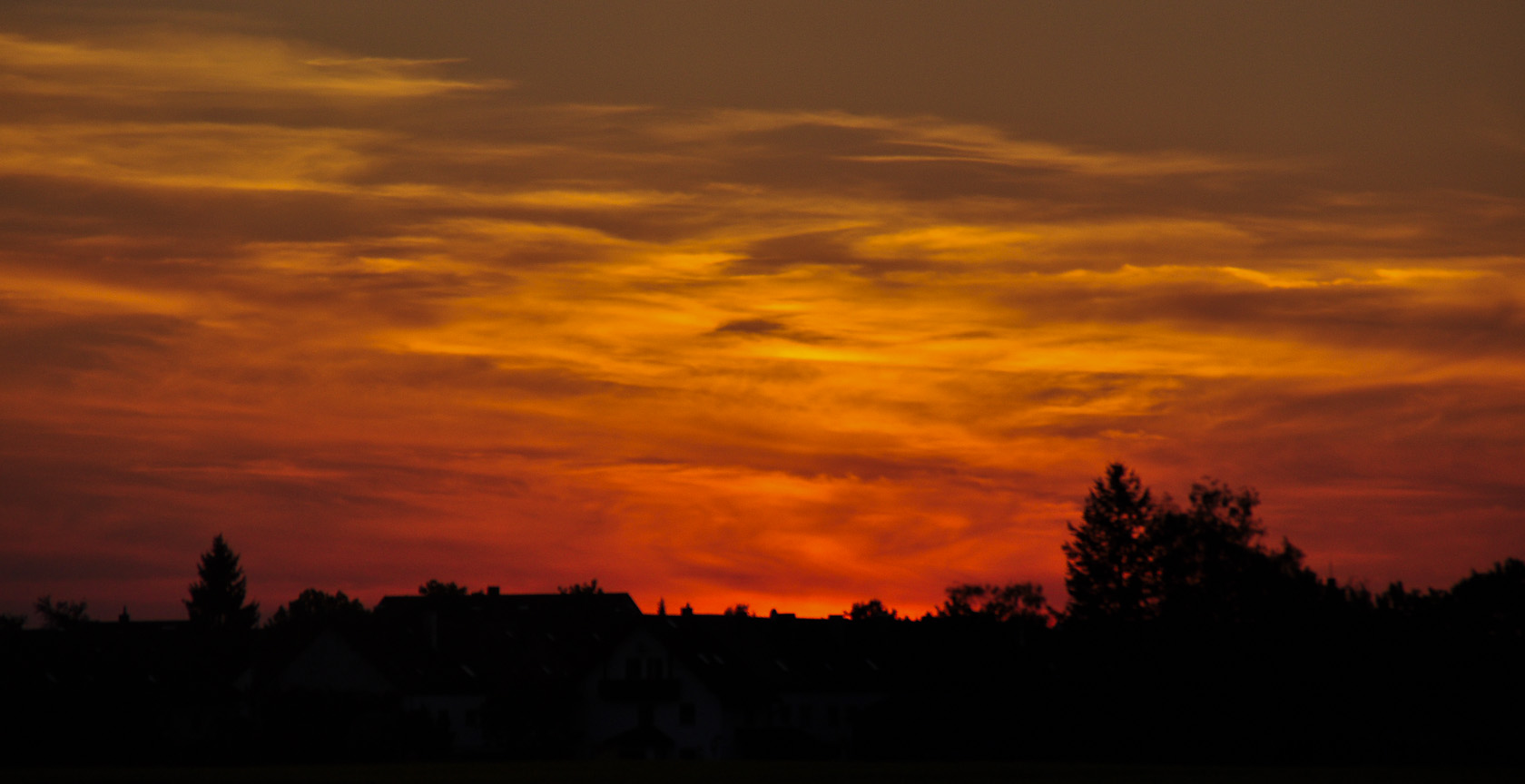 Der Himmel brennt