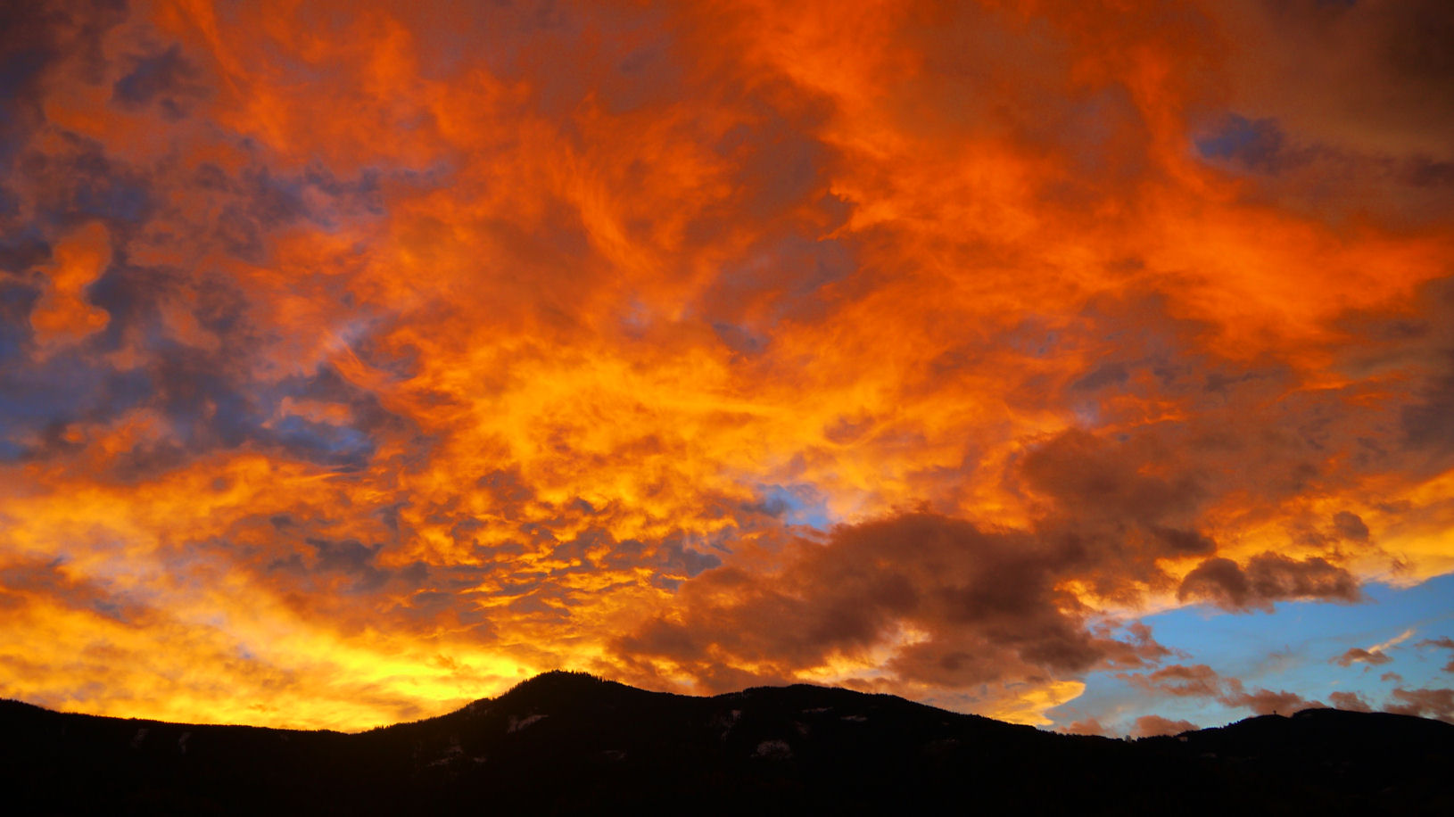 Der Himmel brennt