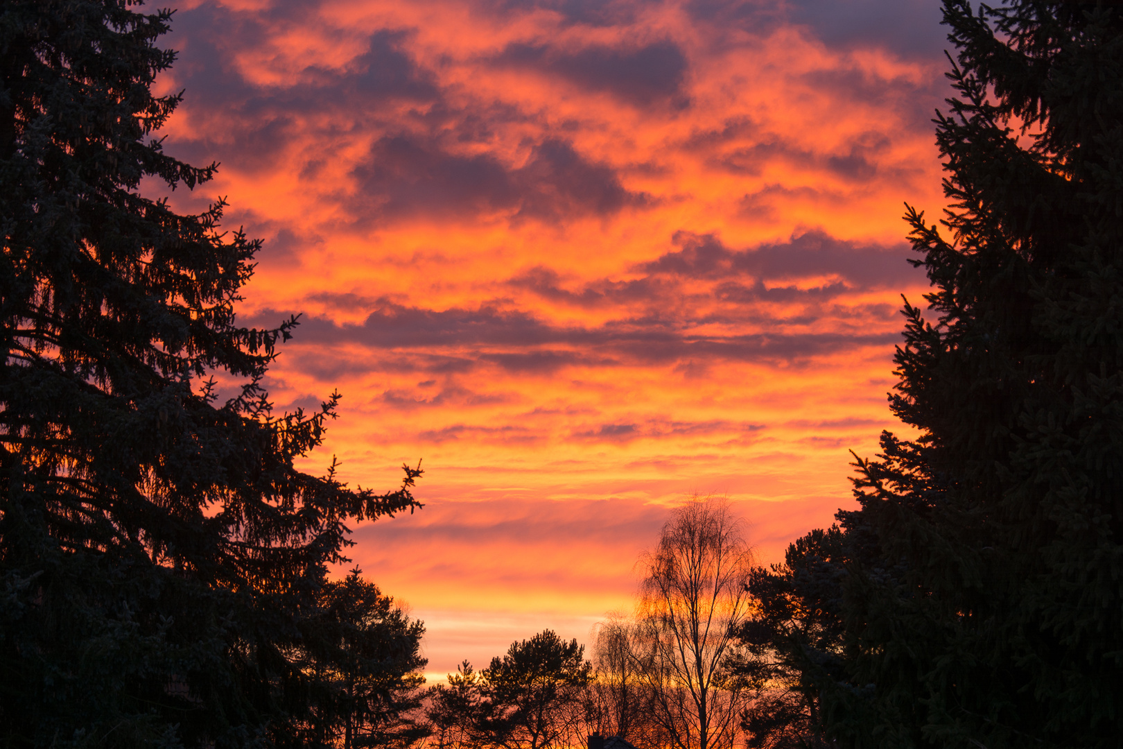 Der Himmel brennt